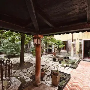 https://san-marco-garden-house.hotelinveneto.com